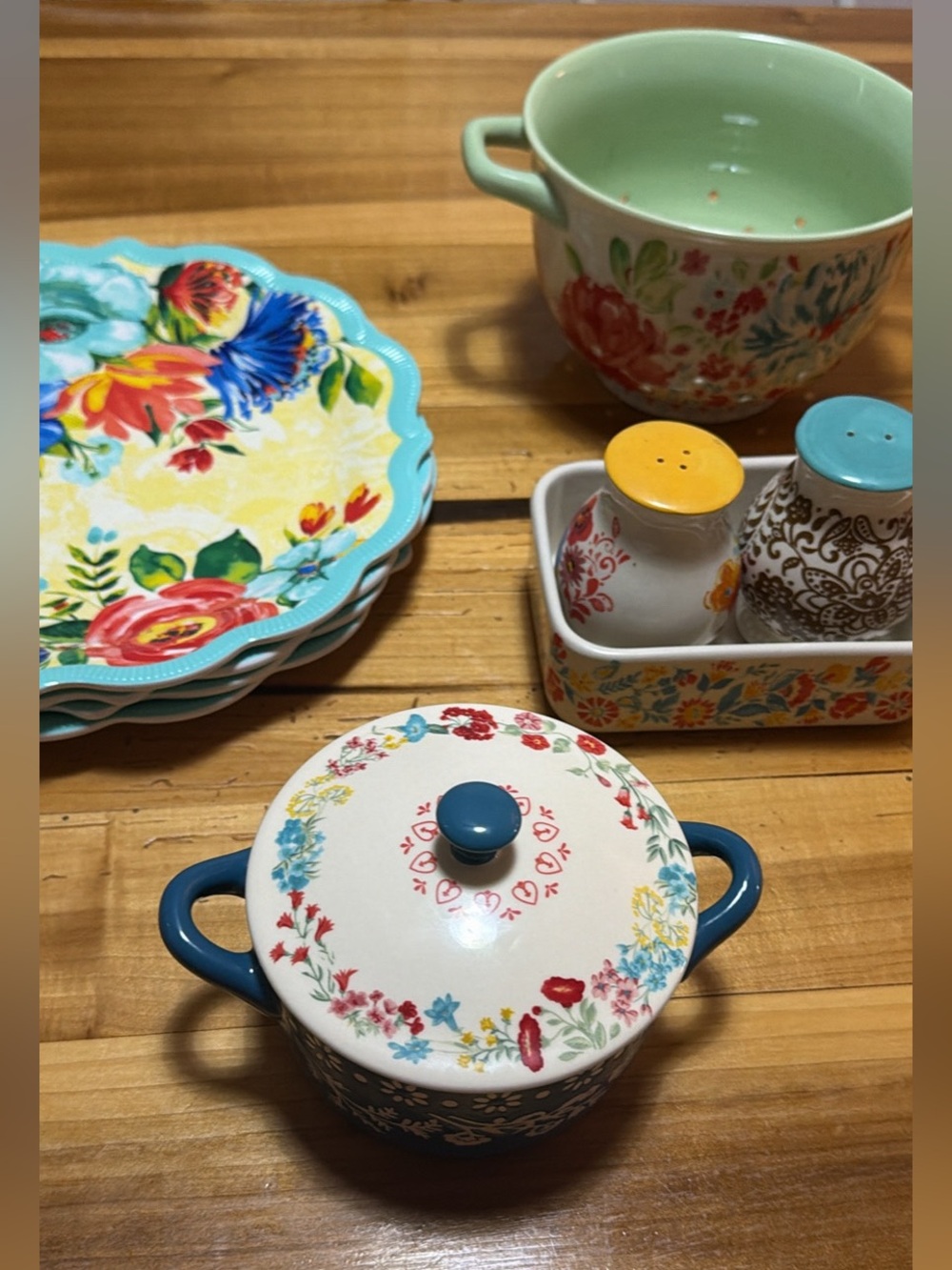 The Pioneer Woman Floral Bundle- Never Used